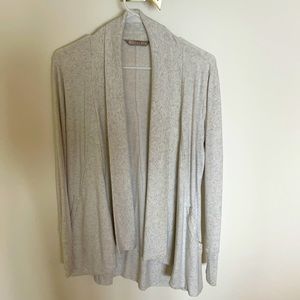 Athleta ladies pranayama wrap small.